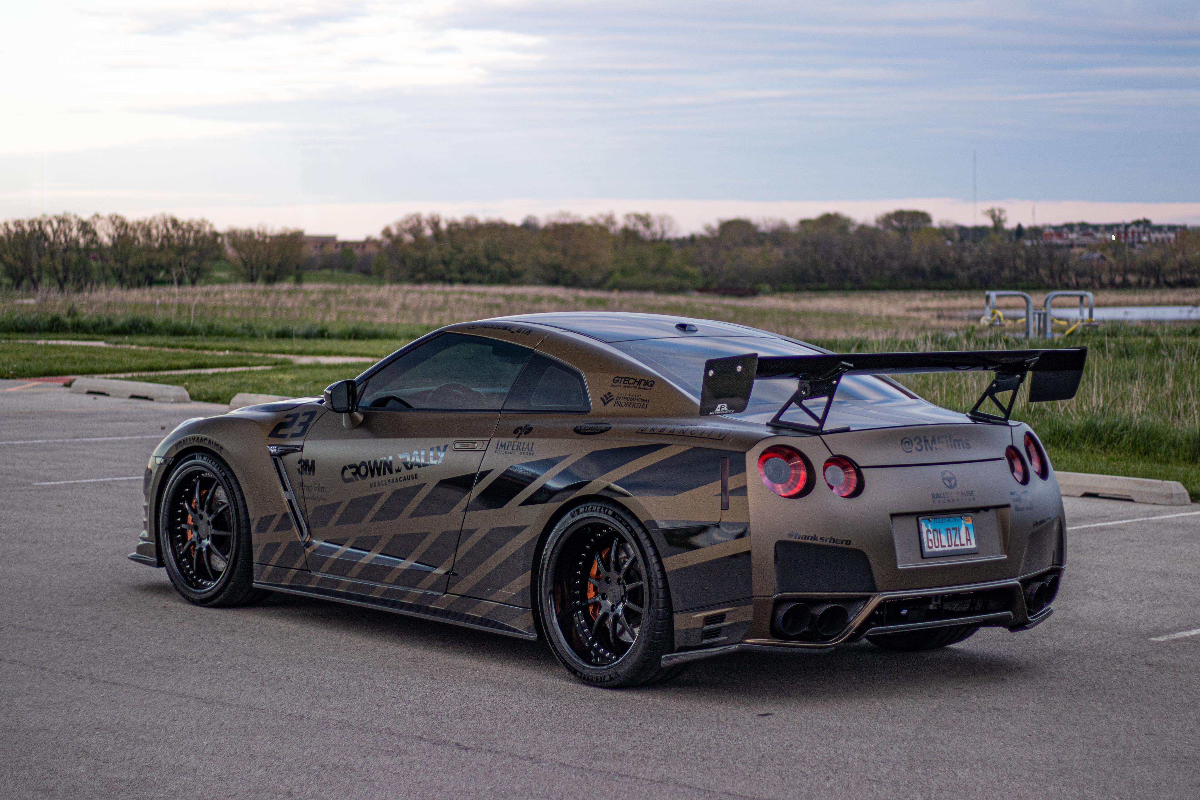 Nissan GT-R (R35) W/ Liberty Walk Body Kit 2.0 - White & Blue Stripes 2024  - Solido