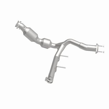 Magnaflow 21-23 Ford F-150 3.5L Right Underbody Direct Fit Converter - Graveyard Performance