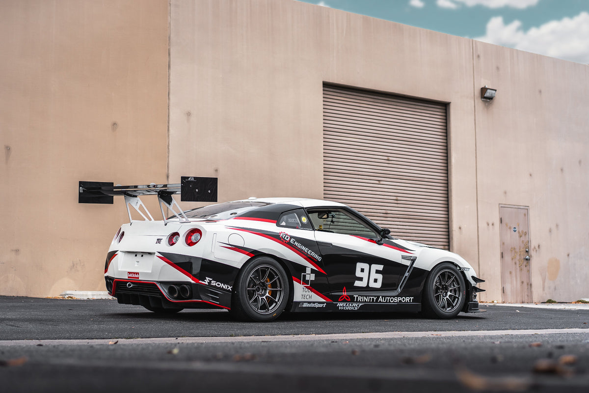 APR Performance Universal Fitment GT1000 Carbon Fiber Wing (No Pedestals)
