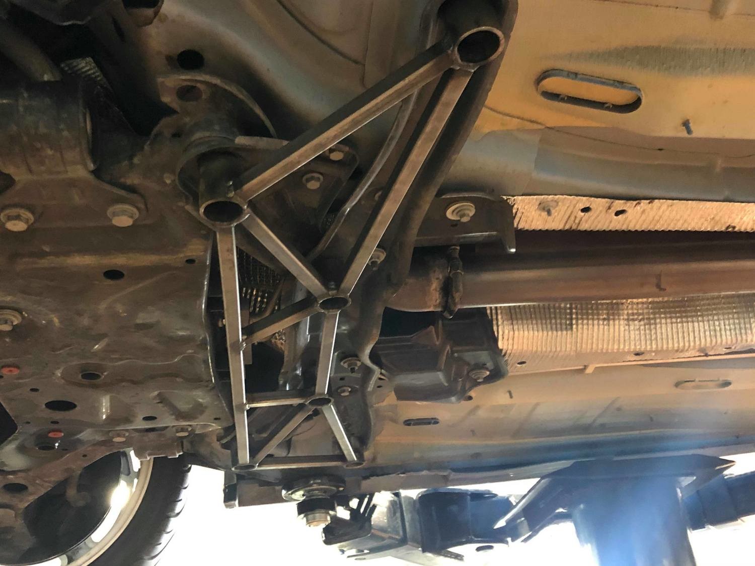 Ford Focus RS (2016-2018) 6 Point Crossmember Brace - Graveyard Performance