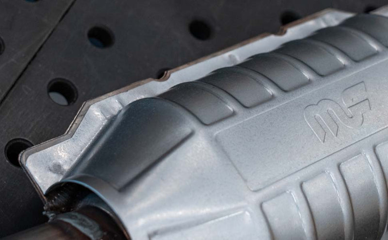 Magnaflow 2.00 CA Universal Converter - Graveyard Performance