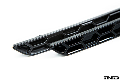 Acexxon F8X M3 / M4 Rear Reflector Insert Set - Honeycomb
